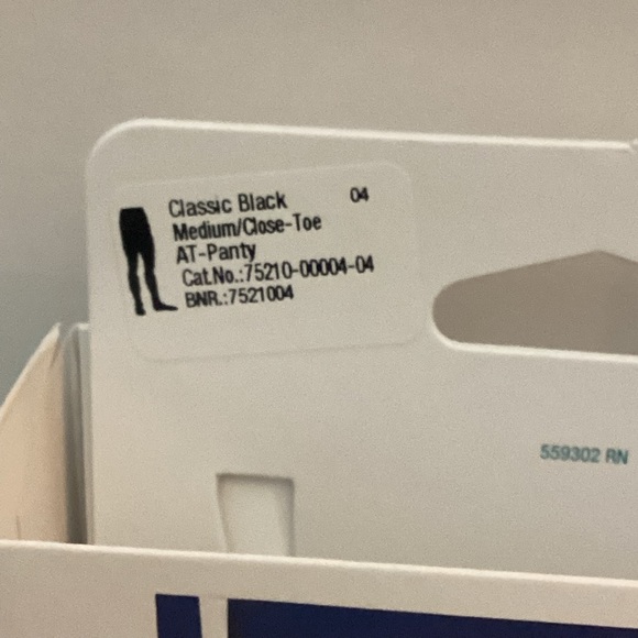 New Jobst Ultrasheer Closed Toe 20-30 mmHg Compression Pantyhose Black M… - Picture 7 of 10